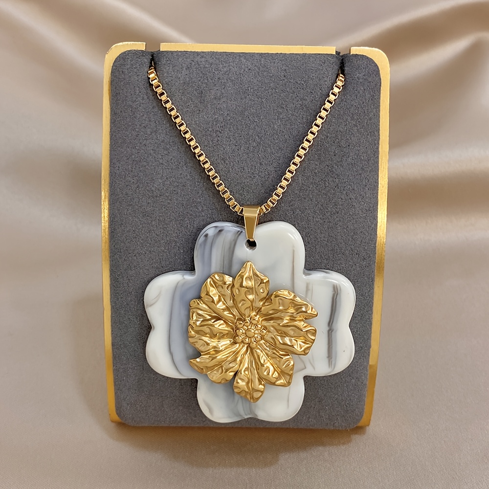 Golden Marble-Patterned Relief Flower Pendant Necklace, Unisex Gift